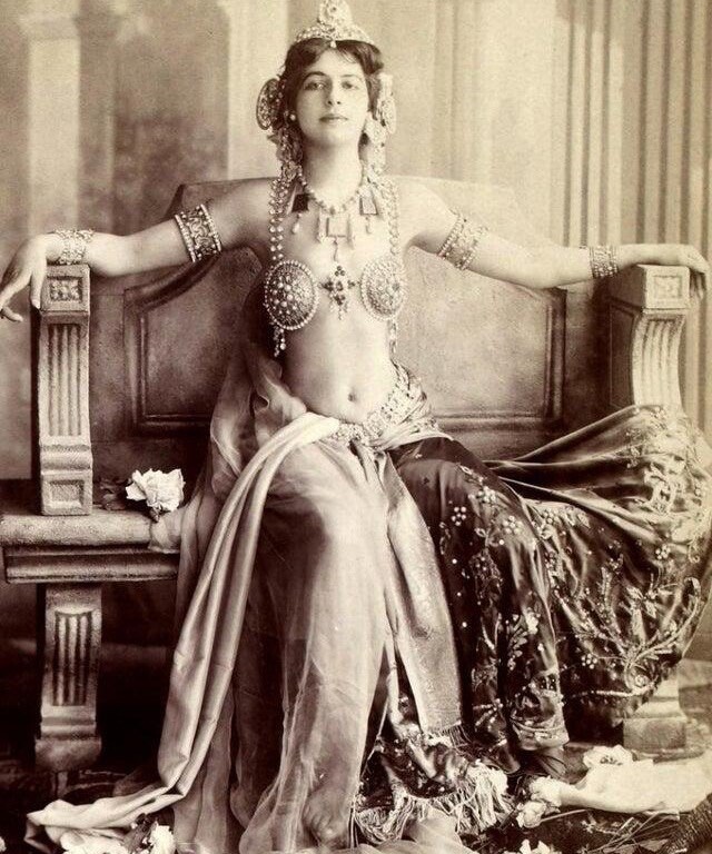 Знаменитая Мата Хари, актриса, экзотическая танцовщица, куртизанка и шпионка, Париж, 1910-е годы