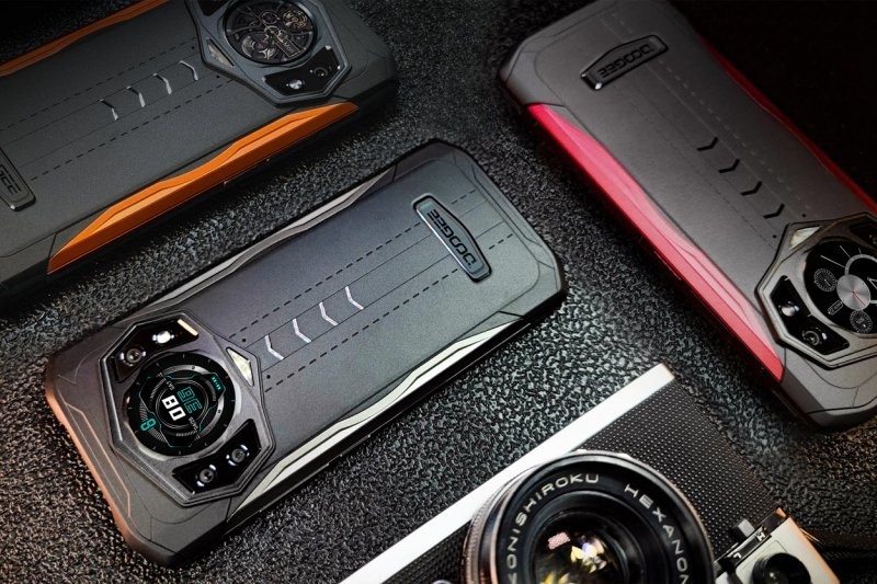 Новый защищенный смартфон Doogee S98 с двойным экраном и камерой ночного видения появится в продаже с 28 марта