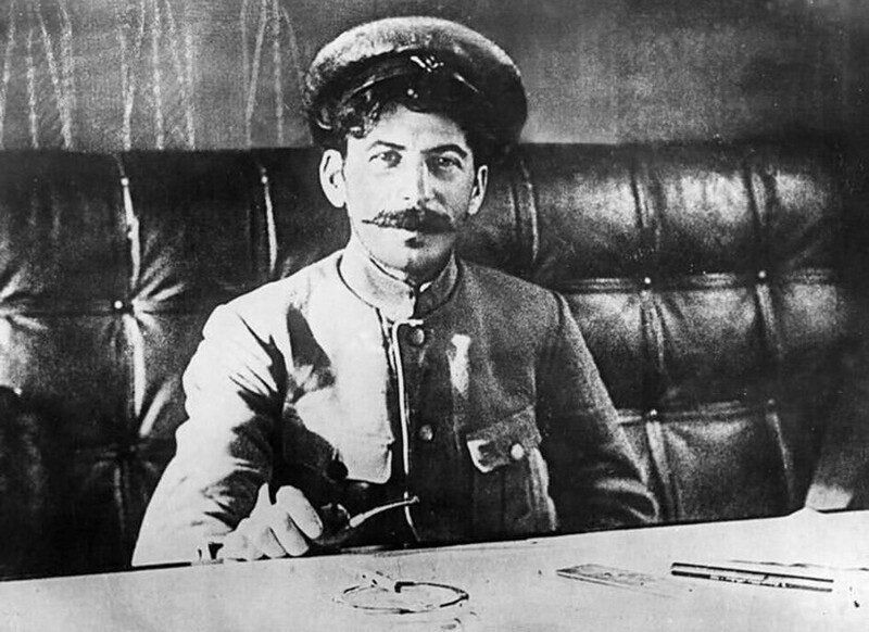Иосиф Сталин в г . Царицын , 1918 . С 1925 - Сталинград