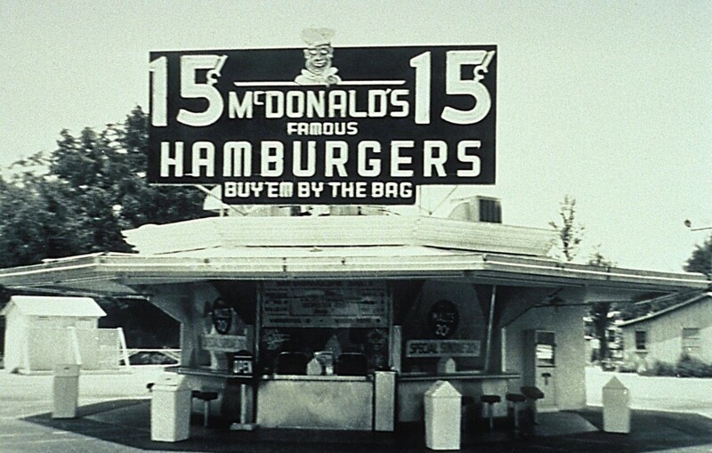 Первый McDonalds в США, 1940 год. (15 центов !)