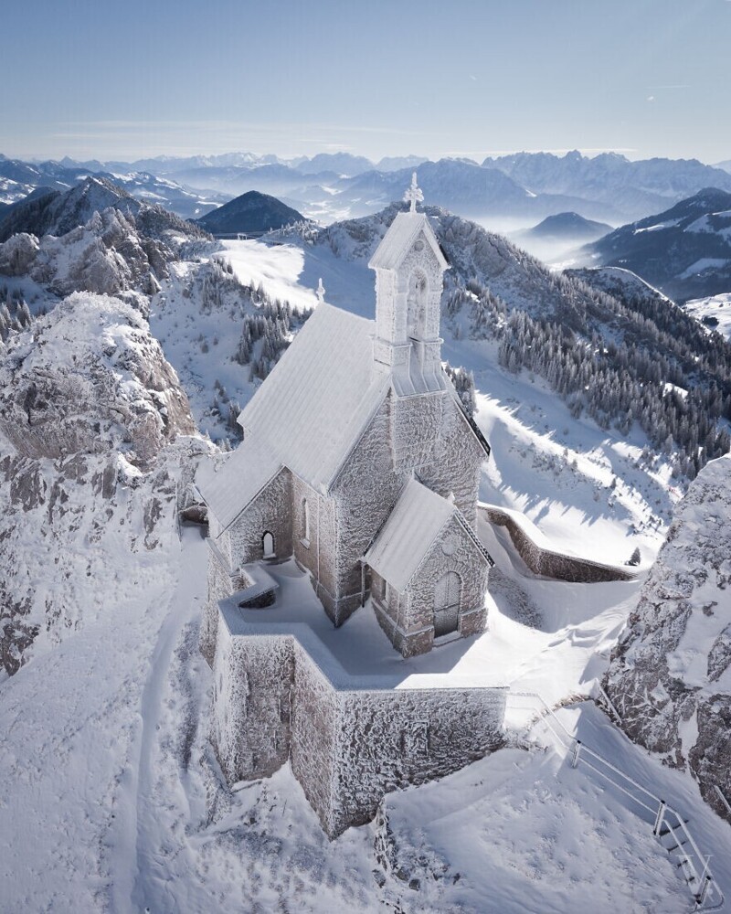 Церковь в баварских Альпах