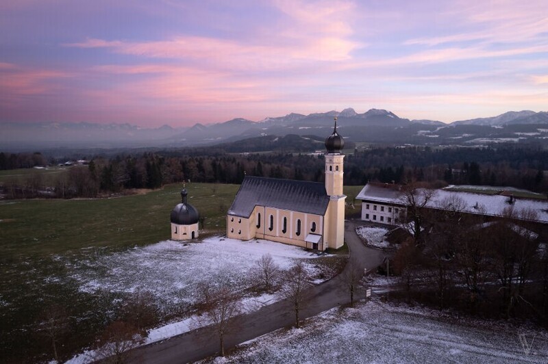 Типичная баварская церковь (Германия)