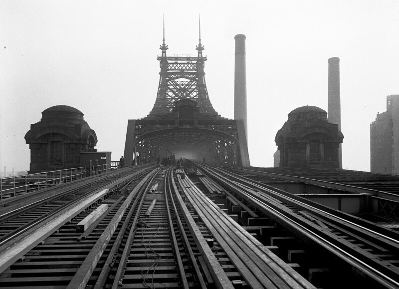 Ремонт колеи на мосту Куинсборо, 22 ноября 1929 года.