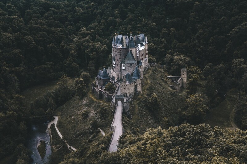 Замок Эльц: уцелевший сквозь века