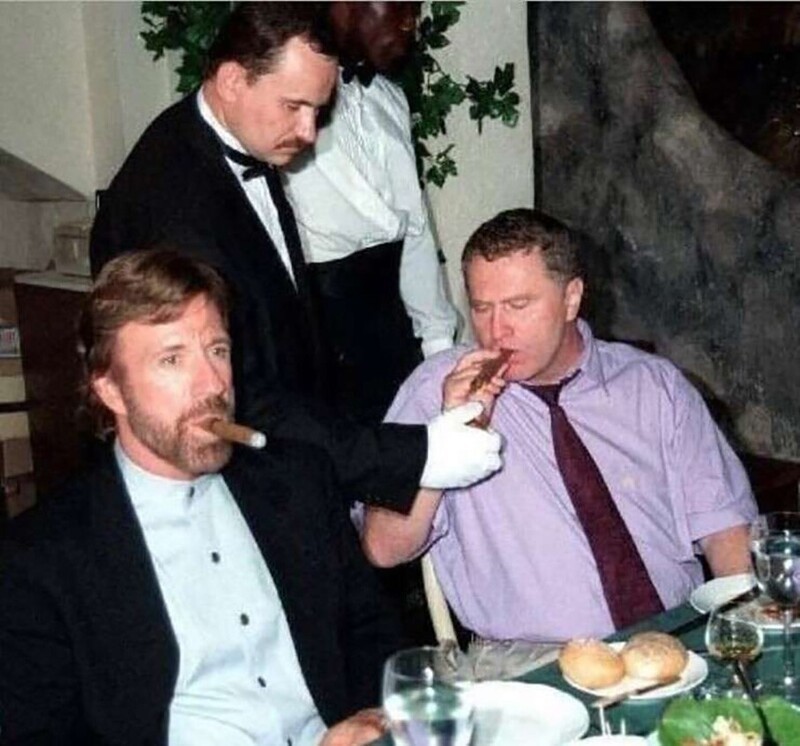 Чак Норрис и Владимир Жириновский, Москва, 1997 год