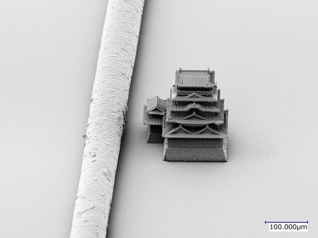 Японская компания создала замок меньше волоса, с помощью 3D- принтера Nano