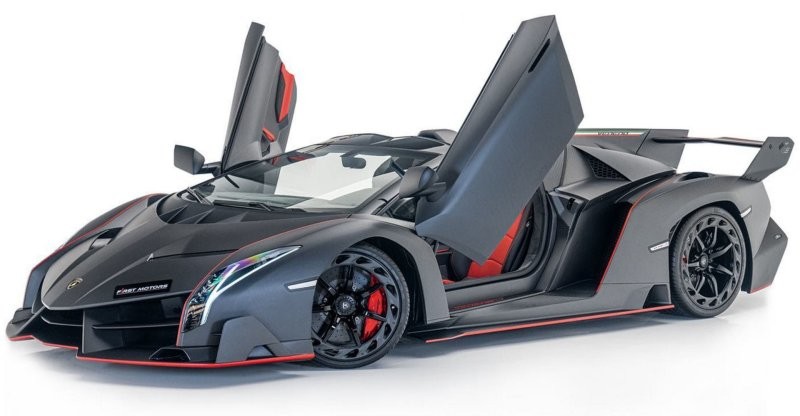Единственному в мире Lamborghini Veneno Roadster с "голым" карбоном нужен новый дом