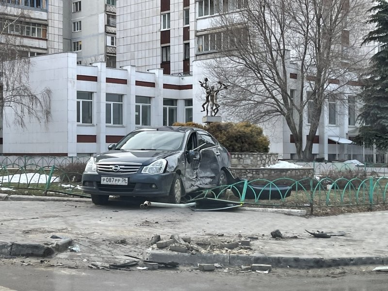 В Воронеже водитель «Тойоты» летел на красный и протаранил «Ниссан»