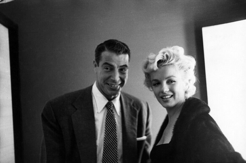 5. Мэрилин Монро с Джо Ди Маджо, 1955 год, Нью-Йорк