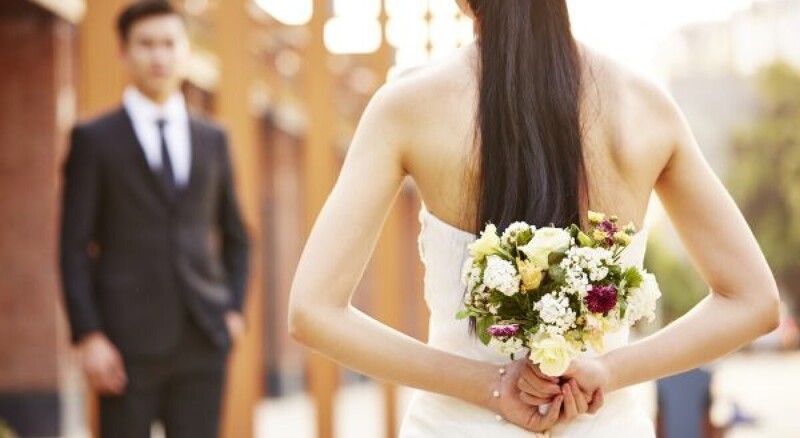 Японская пара разводится каждые три года из-за фамилии