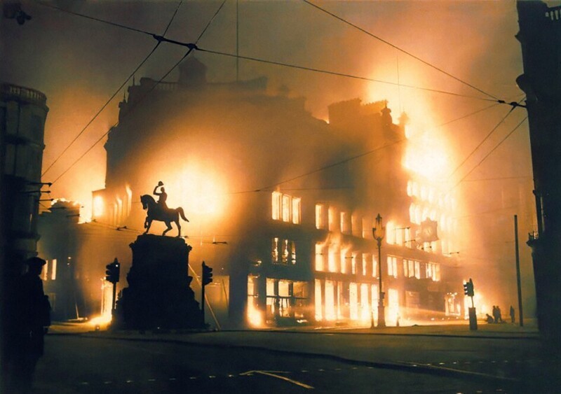 Раннее утро в Лондоне 17 апреля 1941 года после атаки люфтваффе