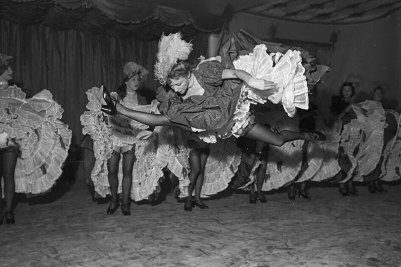 Зажигательный танец канкан, 1952 год