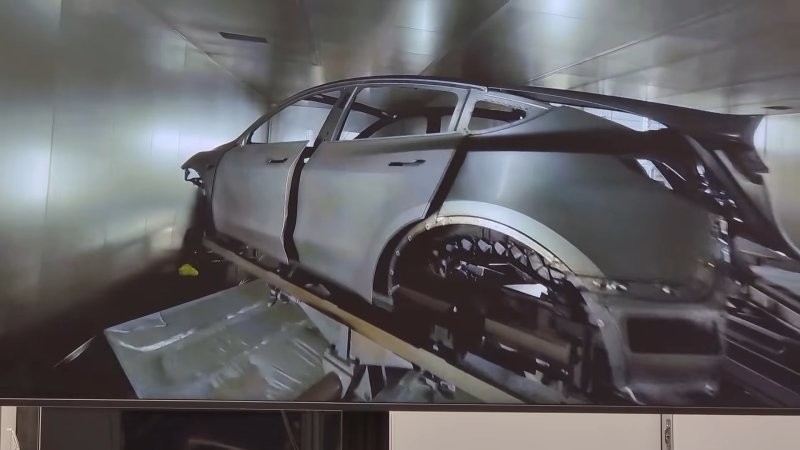 Компания Tesla показала потрясающие кадры с дрона внутри и снаружи новой гигафабрики
