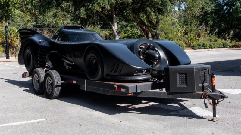 Точная копия Бэтмобиля, созданная на базе Cadillac Eldorado ожидает аукциона