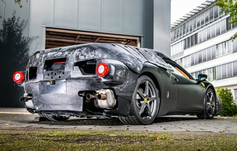 Прототип Ferrari LaFerrari, основанный на сильно модифицированном 458 Italia