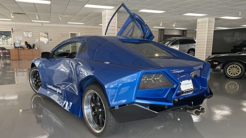 Ужасная реплика Lamborghini Reventon на базе Honda Civic продается в США
