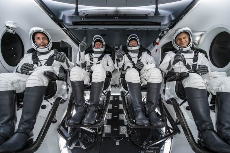 SpaceX отправила на МКС первую в истории полностью частную команду астронавтов