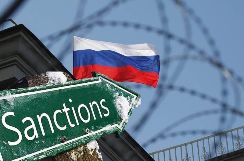 «Злая» Россия или американский страпон: какой стул выберет Европа?