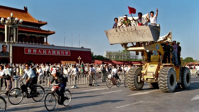 Протестующие студенты на площади Тяньаньмэнь. Пекин, 1989 год
