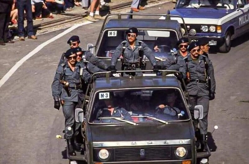 Офицеры специального отряда Гражданской милиции (Milicja Obywatelska) во время первого визита Иоанна Павла II в Польшу. 1979 год