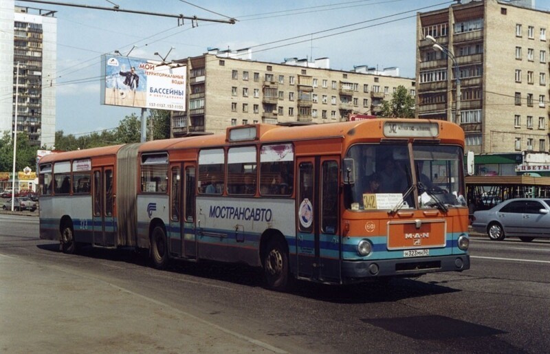 4. Химкинский автобус на Ленинградском шоссе. Москва, 2000 год, САО