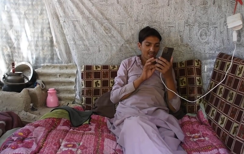 "Тарзан из Карачи": пакистанец 8 лет живёт на дереве