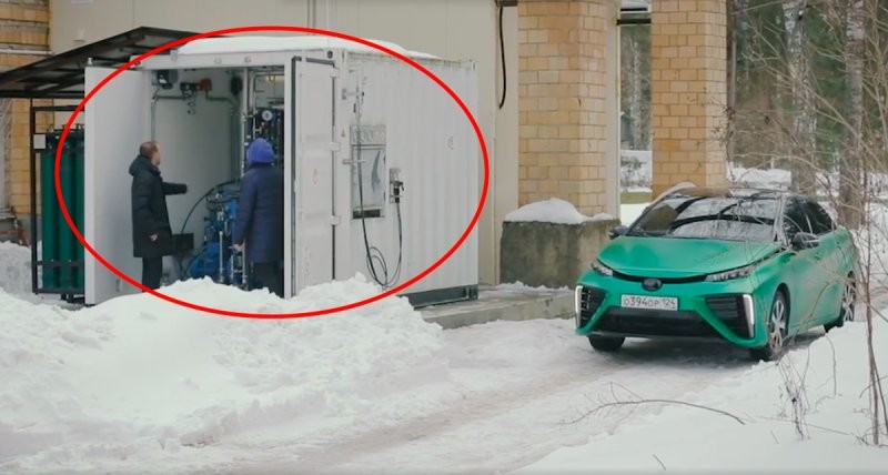 А так выглядит единственная водородная заправка на всю Россию