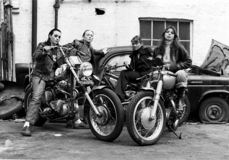 Девушки из мотоклуба «Ангелы Ада», 1973 год