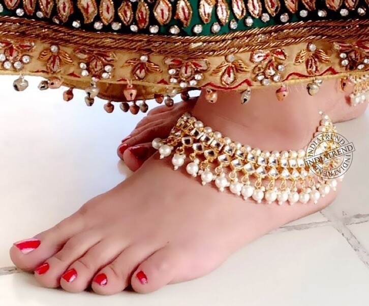 Индийские браслеты на ногу
