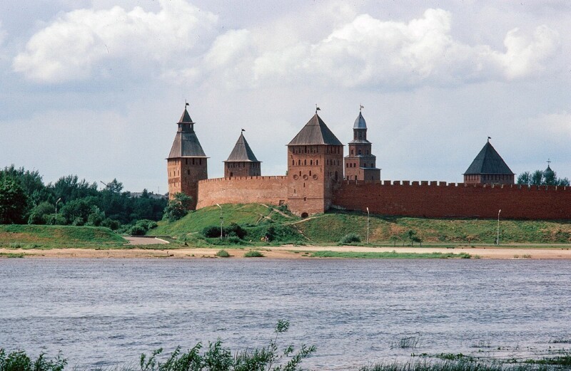 Новгородский кремль на реке Волхов