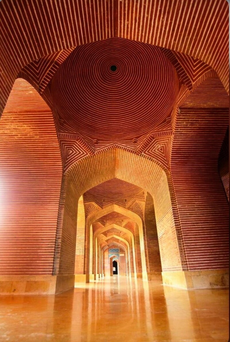 Мечеть Шах-Джахана 17 века в Пакистане