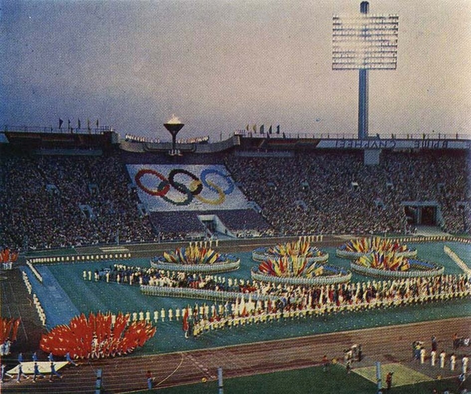 Moscow olympics. Стадион Лужники олимпиада 80. Летние Олимпийские игры в Москве 1980 год. Центральный стадион имени в.и. Ленина олимпиада 80. Ленинград олимпиада 1980.