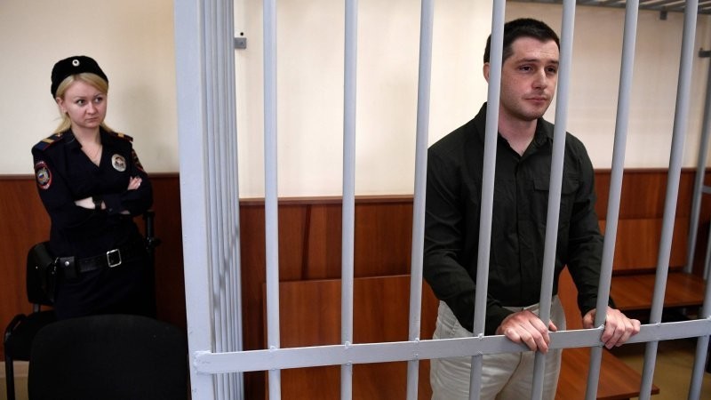 Лётчика Константина Ярошенко вернули из тюрьмы США домой в Россию
