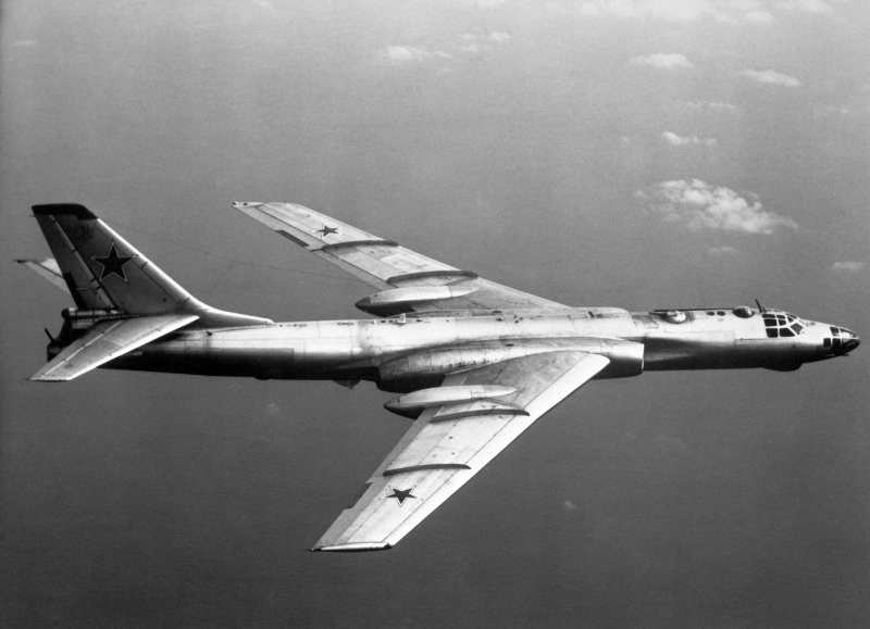 Испытания первого скоростного "стратега" Ту-16 начались 70 лет назад