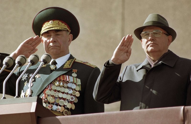 "Правил Россией в нетрезвом состоянии" - что говорил последний маршал Советского Союза о Ельцине?
