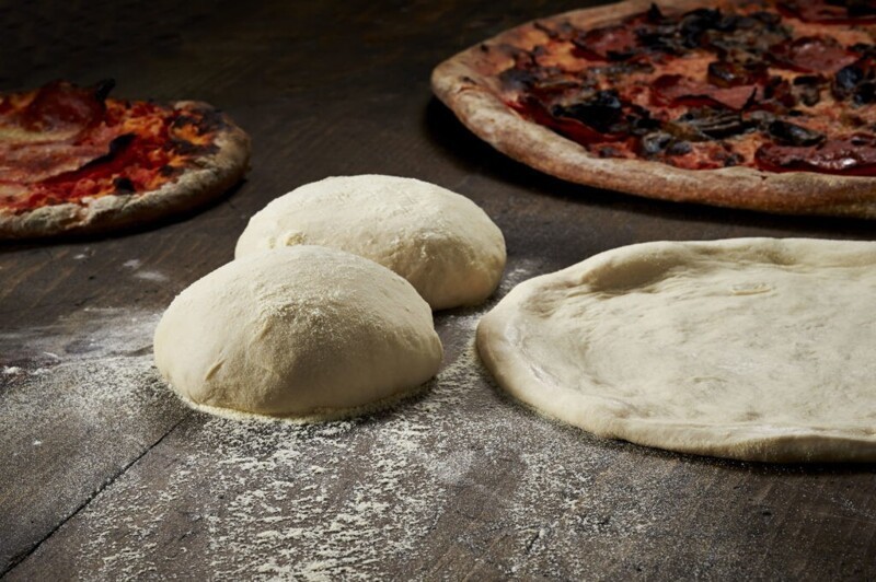 Тесто для пиццы без дрожжей, как в пиццерии — 6 быстрых рецептов в домашних условиях