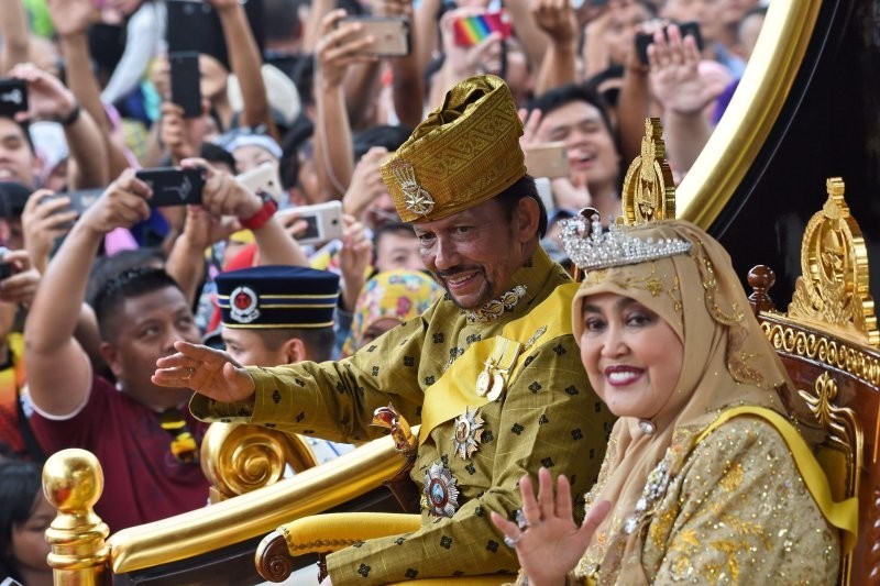 Султан Брунея Хассанал Болкиах: 700 наложниц