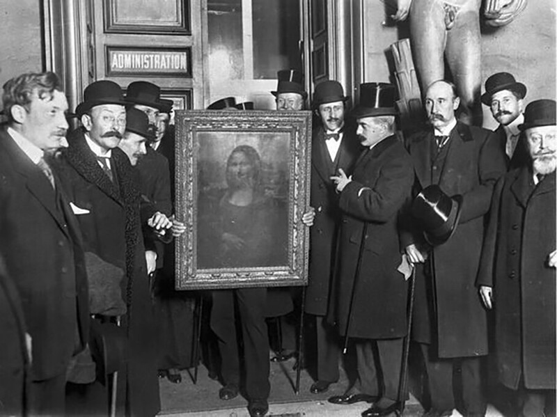 Возвращение украденной в 1911 году "Моны Лизы" в Лувр. Франция. Январь 1914 года