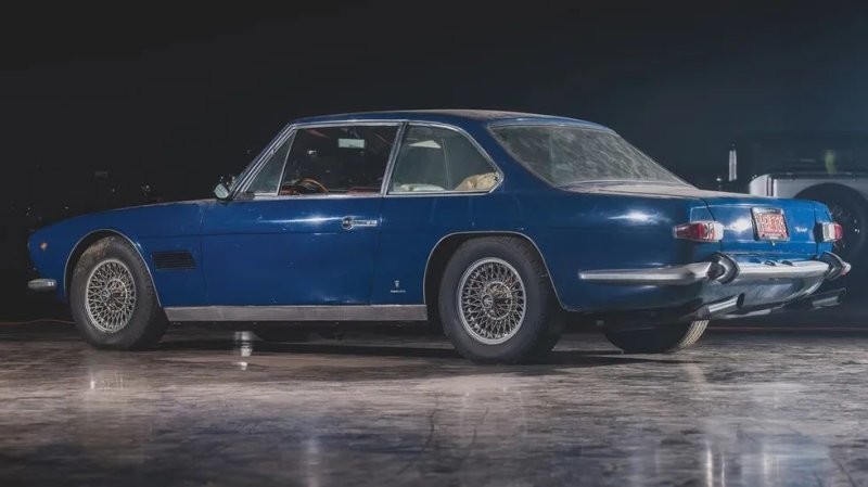 Находка в сарае: невероятно редкий Maserati Mexico с 1987 года простоял без движения