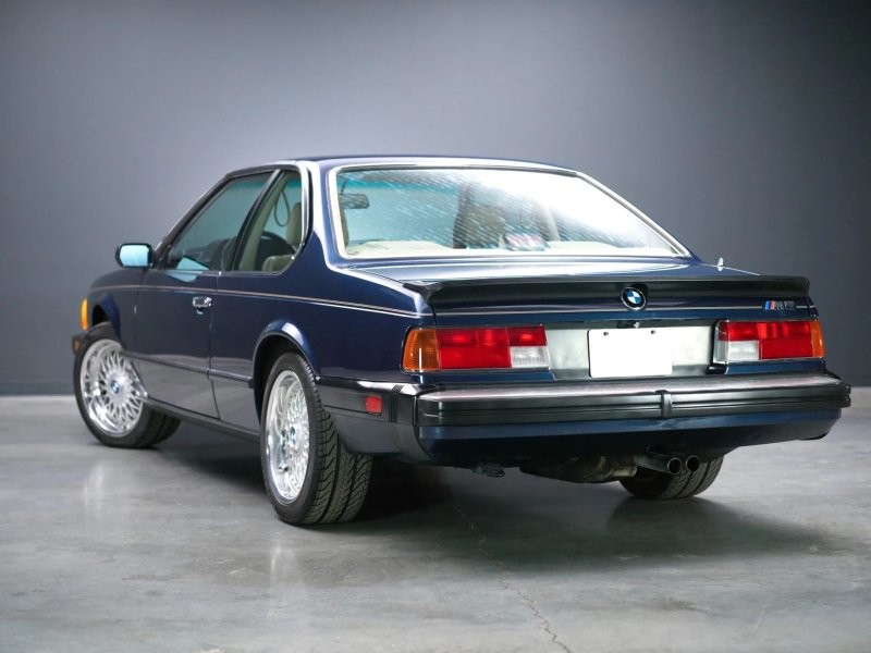 «Акулий нос» из 80-х: взгляните на красивый синий BMW M6