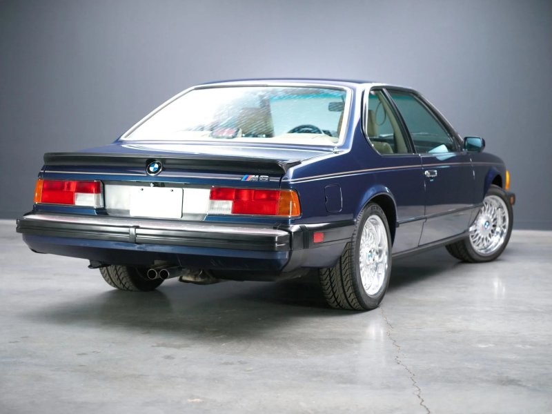 «Акулий нос» из 80-х: взгляните на красивый синий BMW M6
