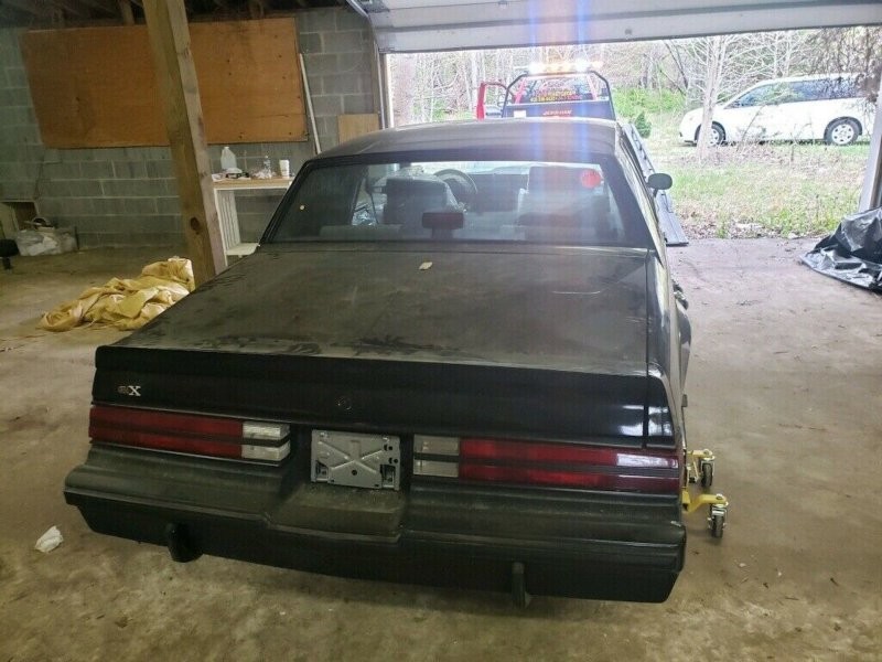 Совершенно новый Buick GNX 1987 года с пробегом всего 15 километров 35 лет прятался в сарае