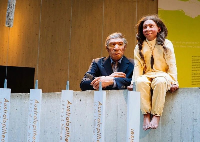 Неандертальцы из музея в Неандертале