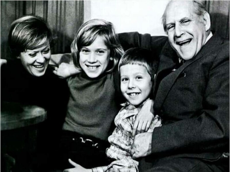 Алиса Фдрейндлих с отцом Бруно, дочерью Варварой и племянником