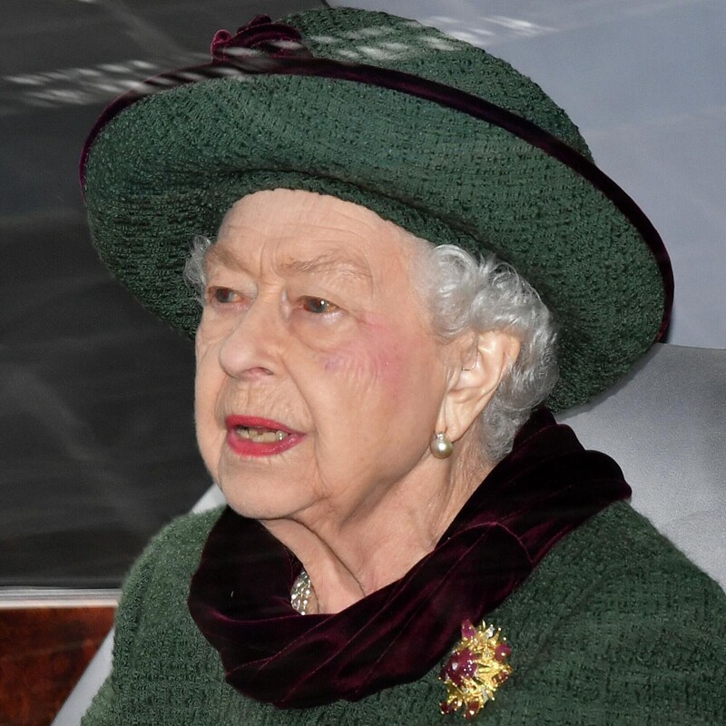 Впервые за 60 лет королева Елизавета II пропустит открытие сессии Парламента