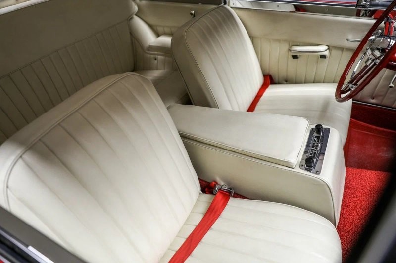 Редкость среди редкостей: роскошный кабриолет Muntz Jet — один из 198 выпущенных
