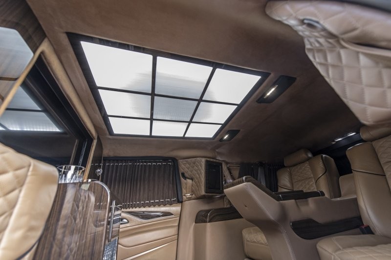 Бронированный Cadillac Escalade — роскошная мобильная комната мечты