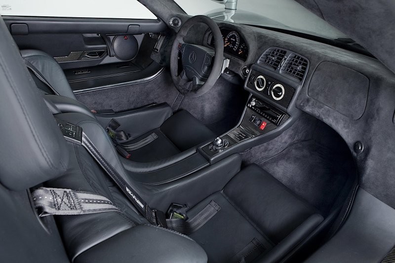 Mercedes-Benz CLK GTR: редкий спорткар 90-х продается за баснословную сумму