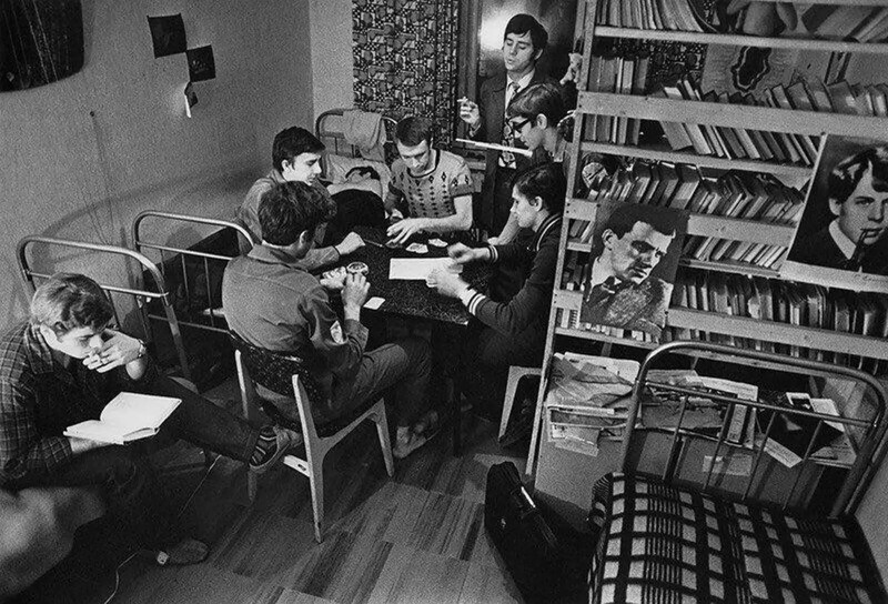 В студенческом общежитии МГУ.  1963 - 1964 год