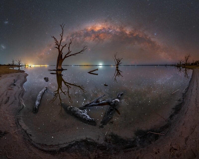 Млечный путь над озером Бонни Риверленд, Австралия. Фотограф Will Godward
